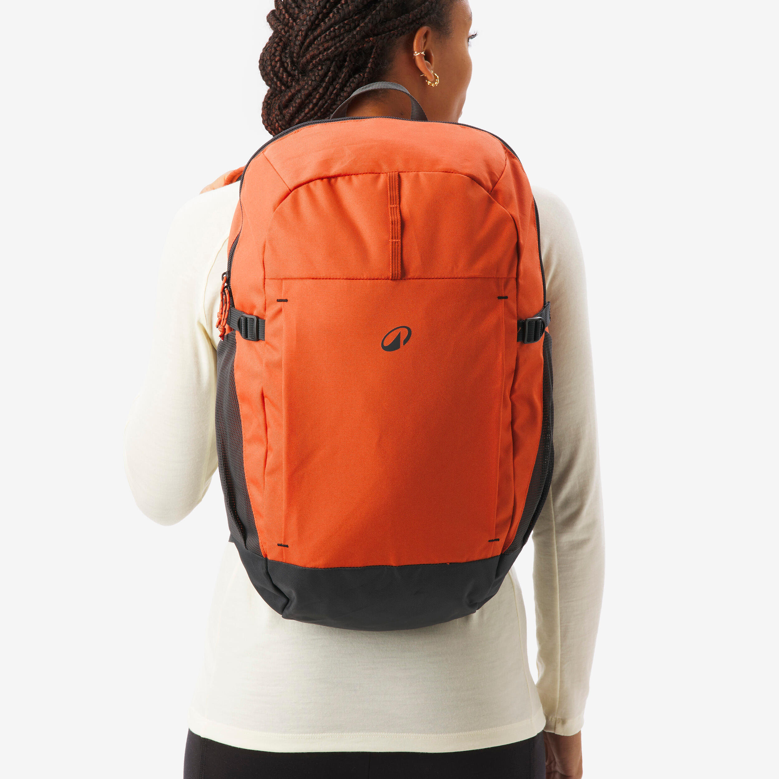 Mochila compacta y resistente.